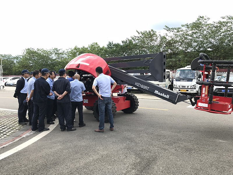 成都升降平台入驻成都火车机务段